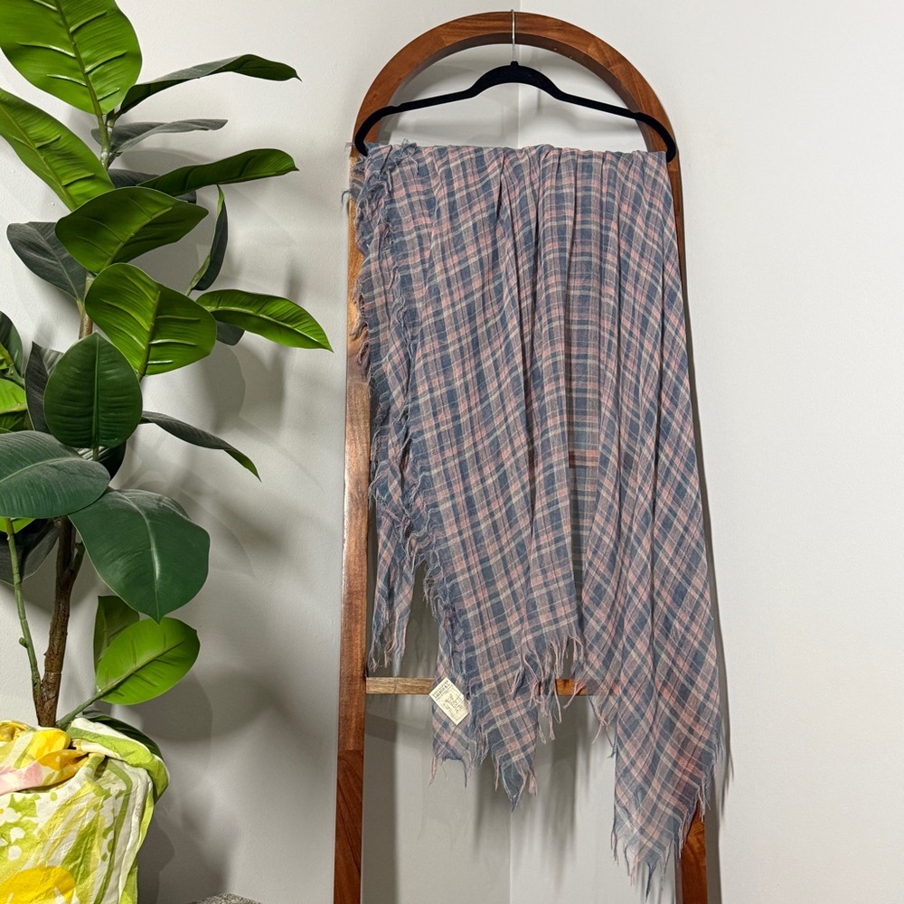 Lauren Ralph Lauren Pink Blue Lightweight Plaid Fringed Scarf - Picture 2 of 6
